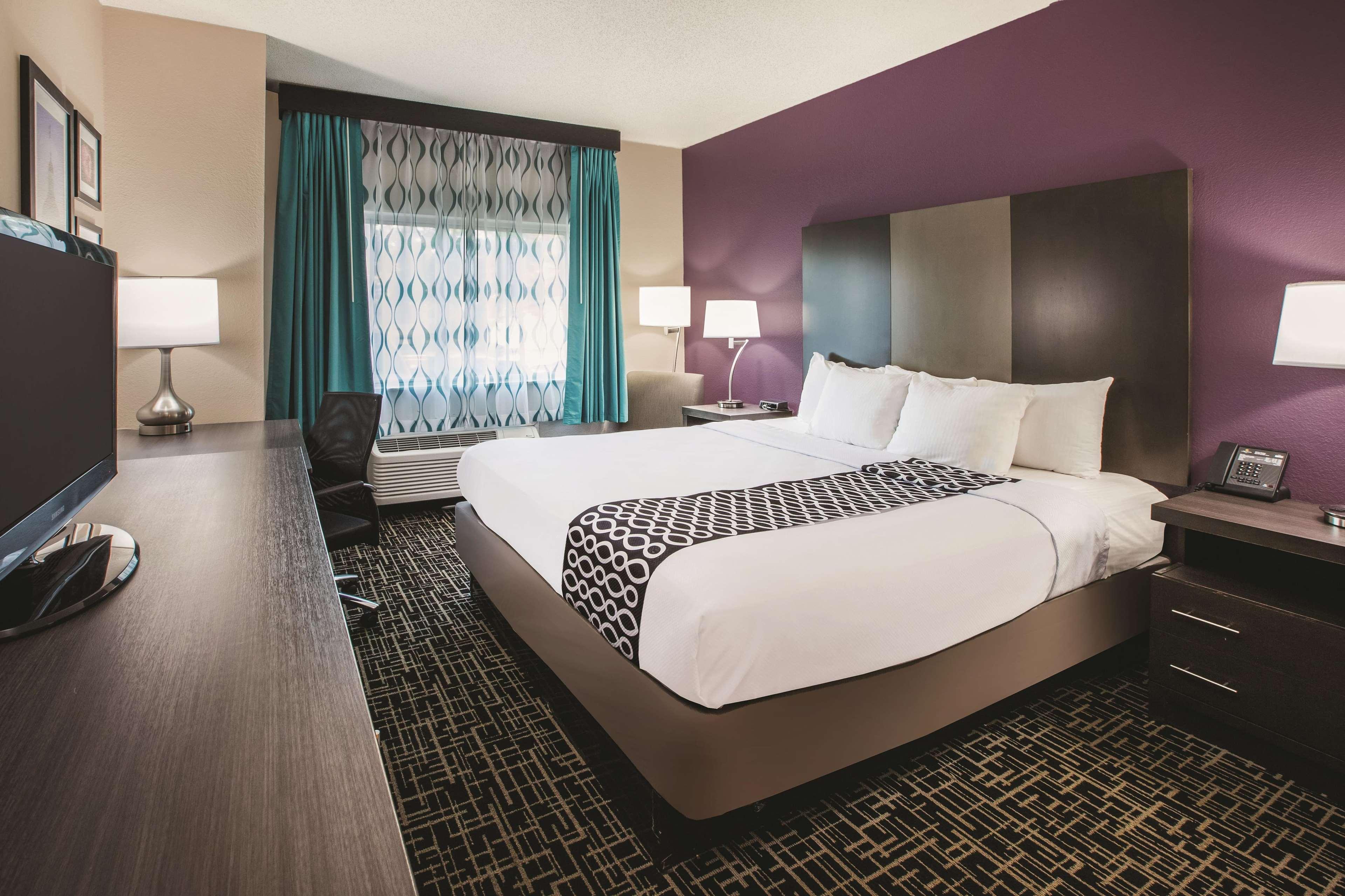 La Quinta Inn By Wyndham Indianapolis North Экстерьер фото