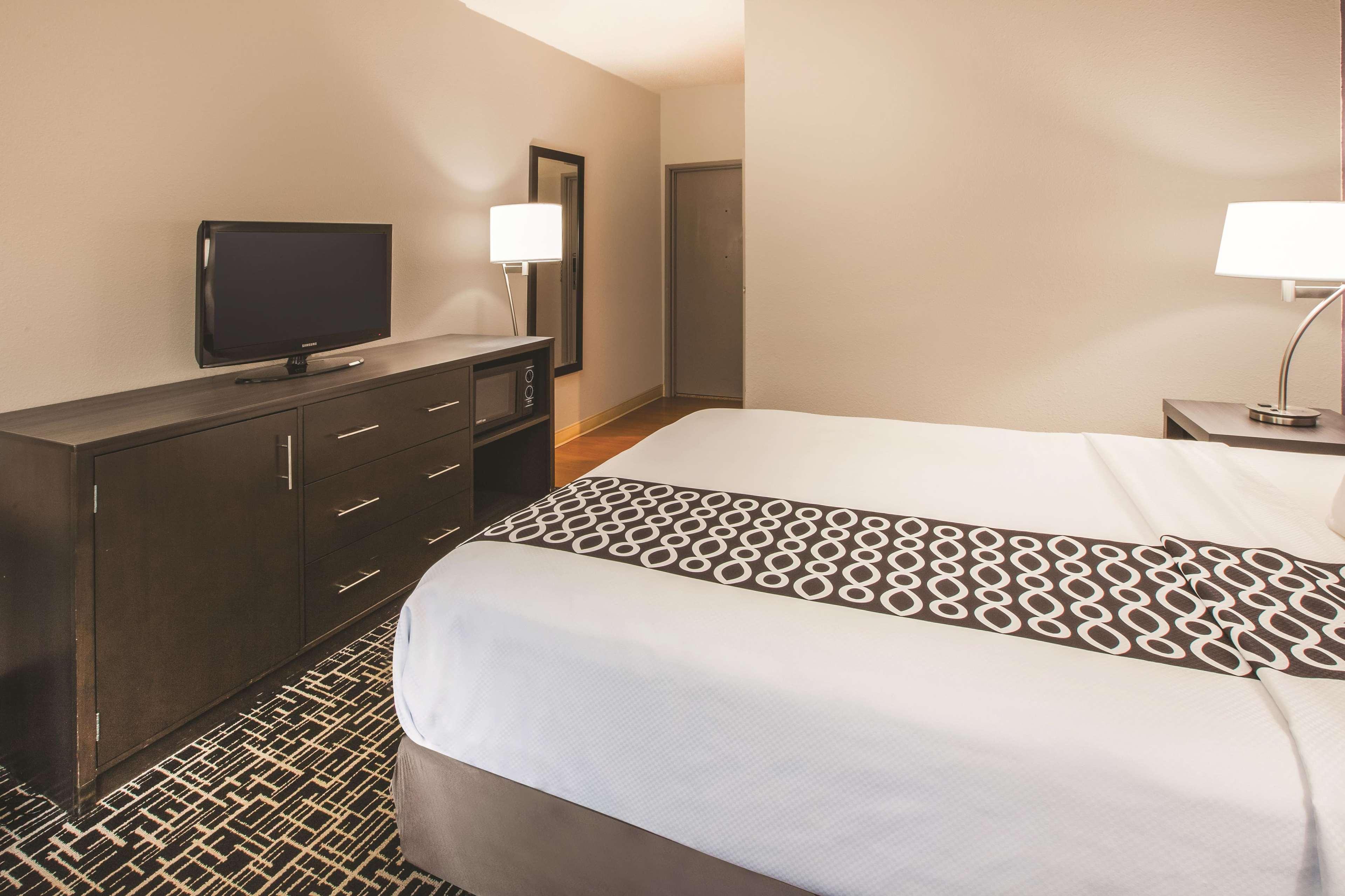 La Quinta Inn By Wyndham Indianapolis North Экстерьер фото