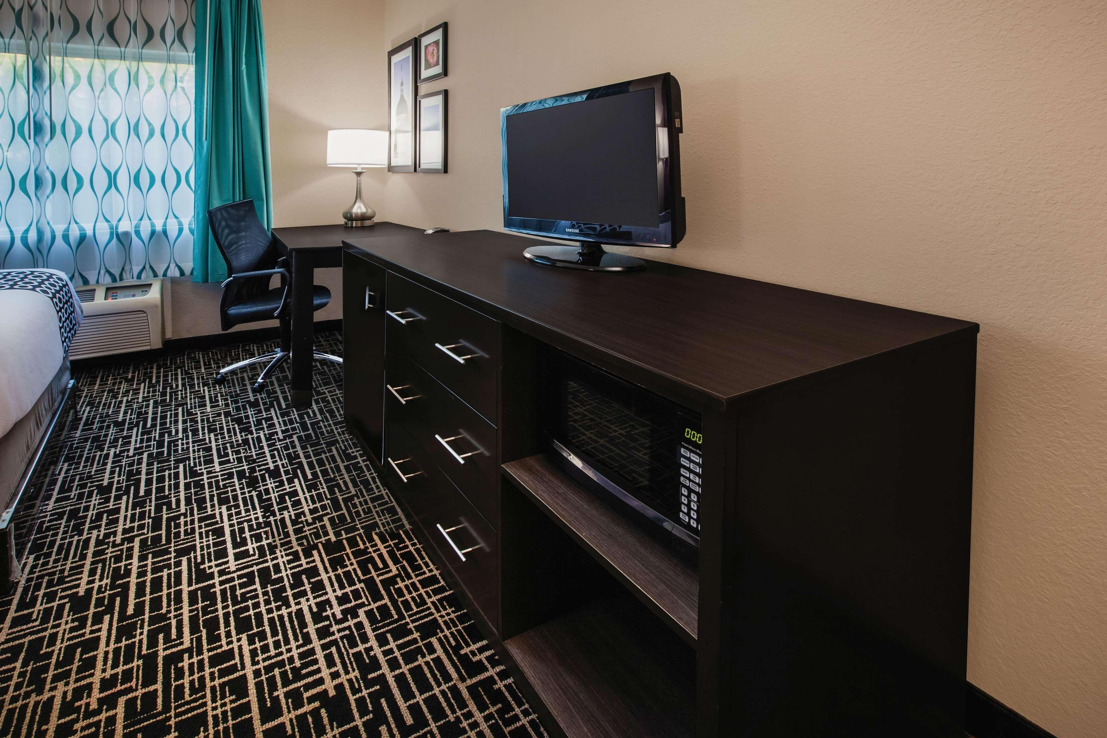 La Quinta Inn By Wyndham Indianapolis North Экстерьер фото
