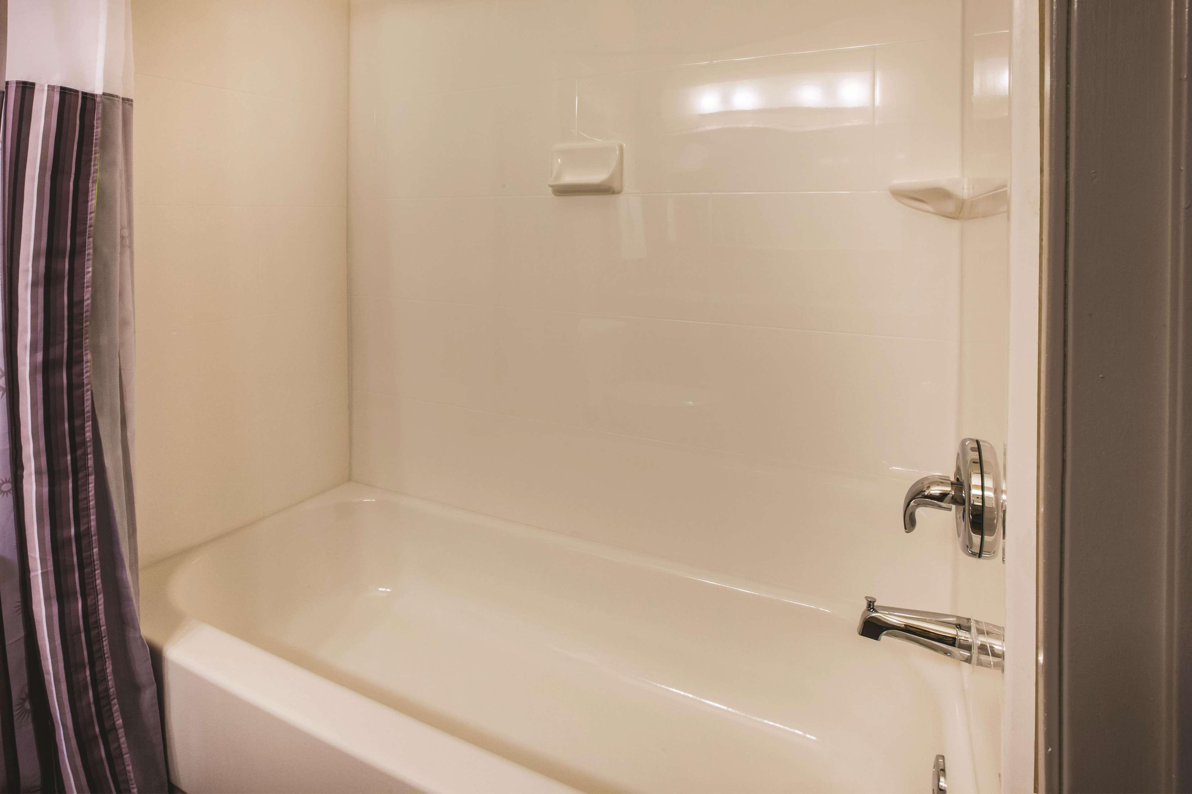 La Quinta Inn By Wyndham Indianapolis North Экстерьер фото