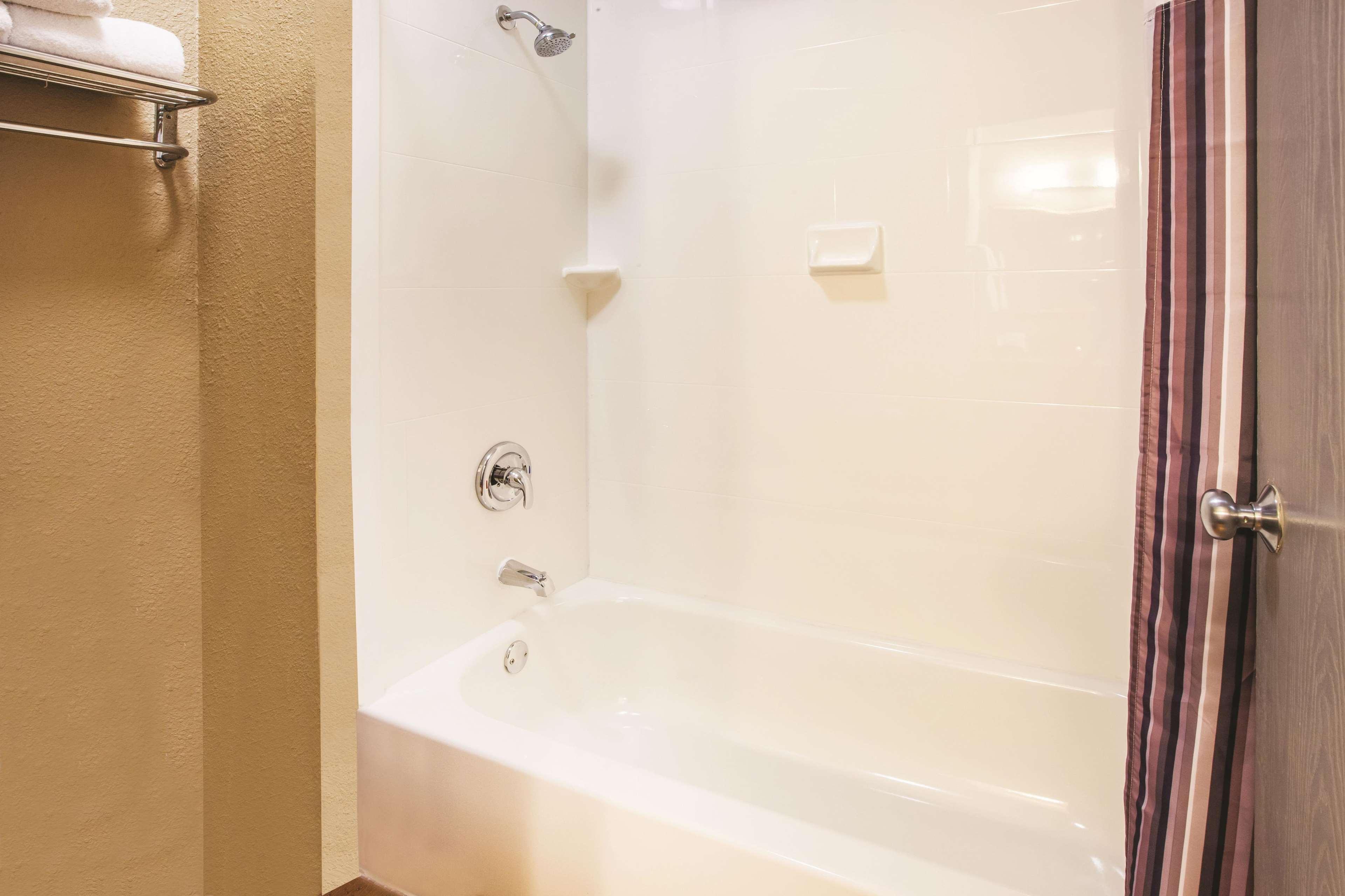 La Quinta Inn By Wyndham Indianapolis North Экстерьер фото