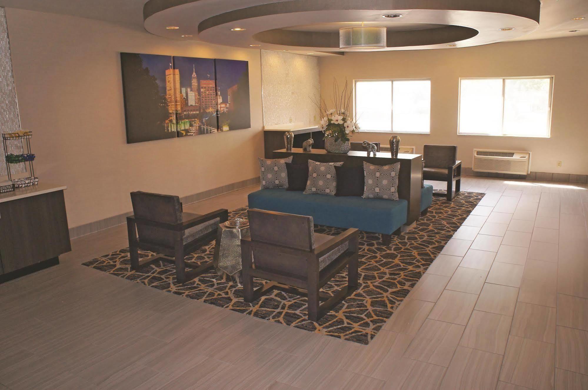 La Quinta Inn By Wyndham Indianapolis North Экстерьер фото