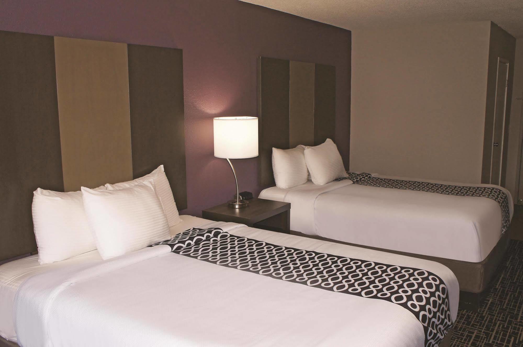 La Quinta Inn By Wyndham Indianapolis North Экстерьер фото