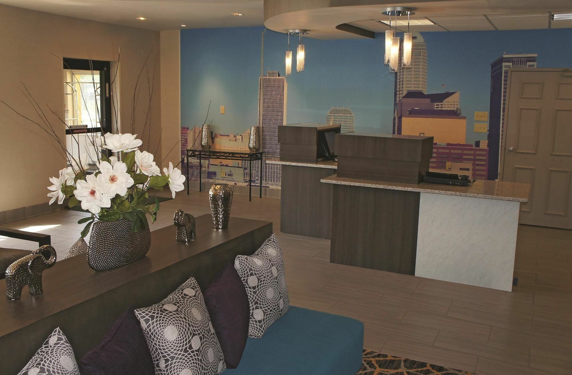 La Quinta Inn By Wyndham Indianapolis North Экстерьер фото